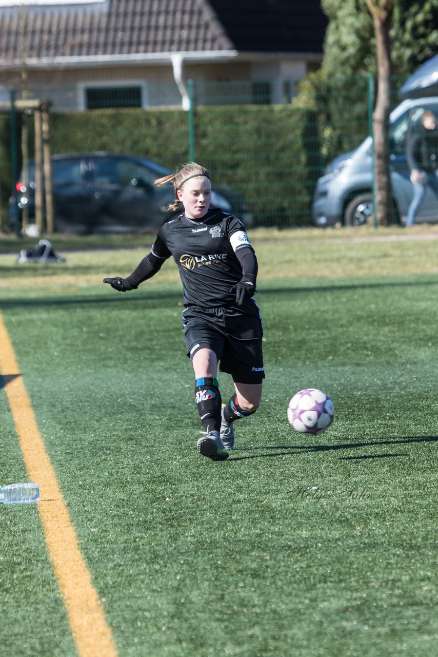 Bild 305 - B-Juniorinnen Halbfinale SVHU - Holstein Kiel : Ergebnis: 3:0